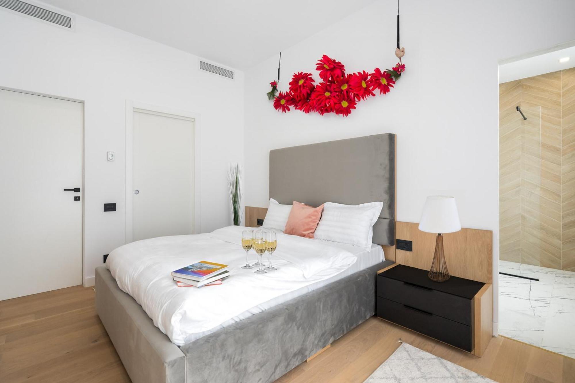 Eden - Elegant Retreat In Rosetti Luxury Apartment Bukares Bagian luar foto